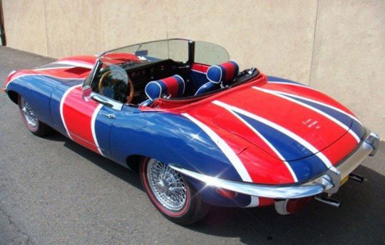 Jaguar de Austin Powers vai a Leilão